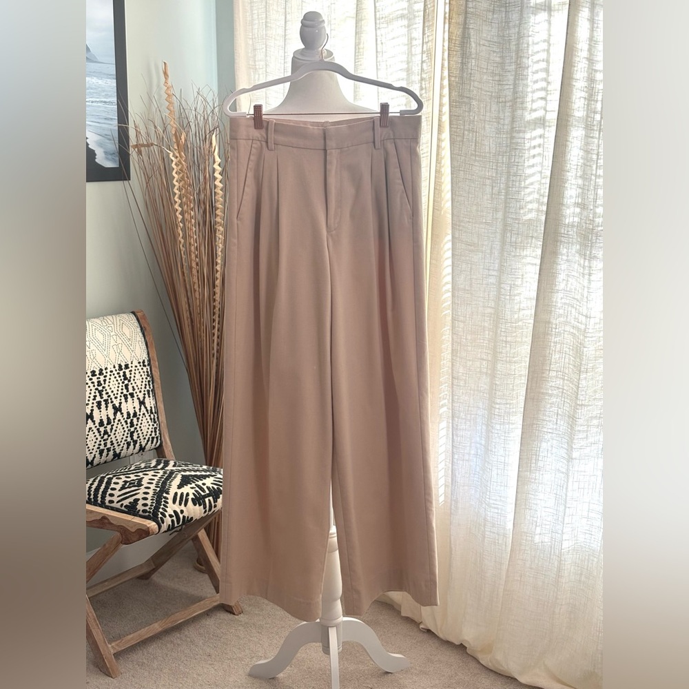Banana Republic Tan High-waisted Trousers Wide Leg with Pleats Size 8